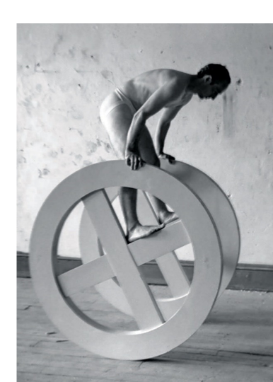 Robert Morris with Wheels, 1963. © The Estate of Robert Morris/Artists Rights Society (ARS), New York. 