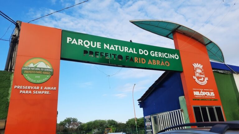 Pórtico de entrada do Parque Municipal Natural do Gericinó  Prefeito Farid Abrão